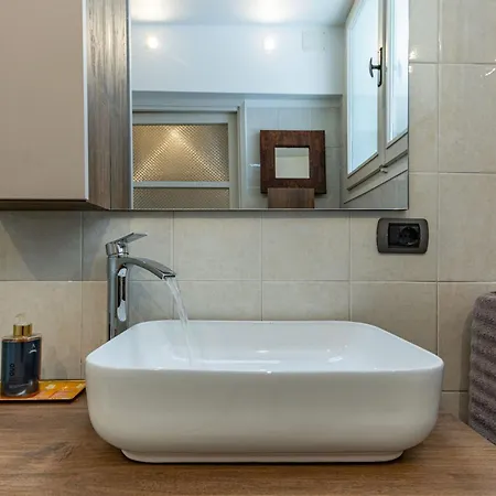 Piazzetta 5, - Arona - Ac - Wi-fi - By Guestaly Apartamento *